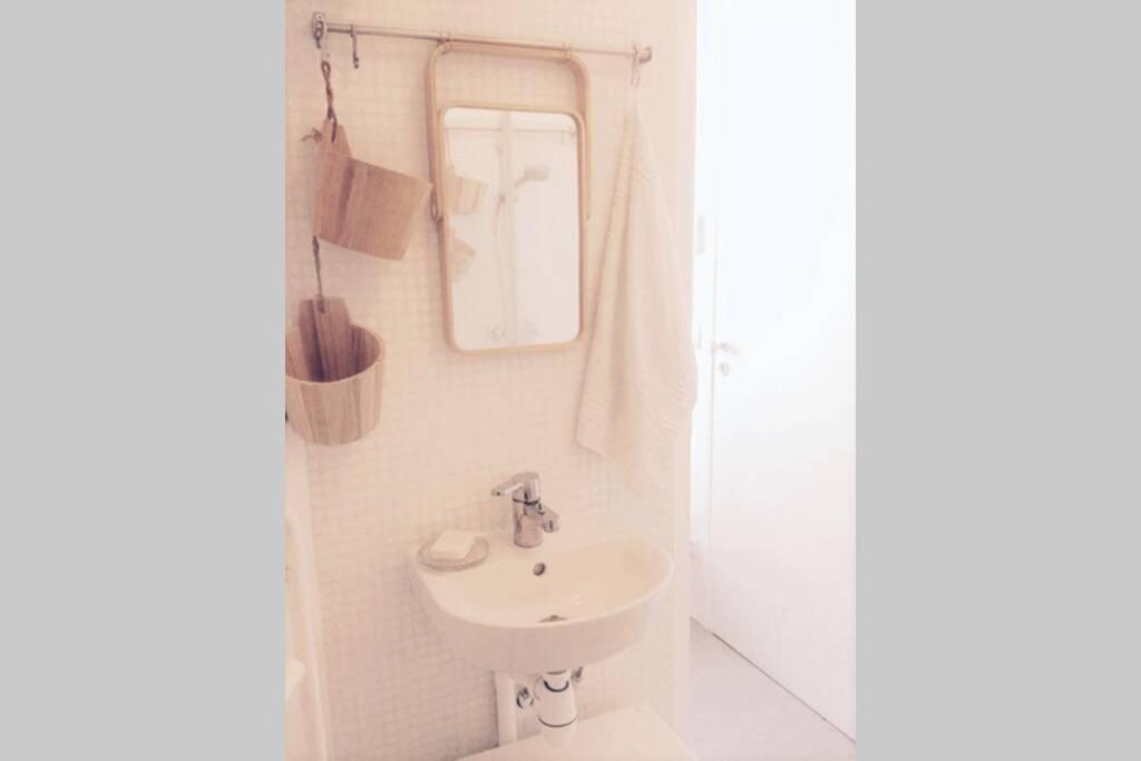 Small Arty Studio Menilmontant Paris Ngoại thất bức ảnh